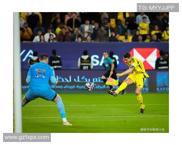 足球巨星风采尽显男人魅力 揭秘顶级球员背后的奋斗与荣耀